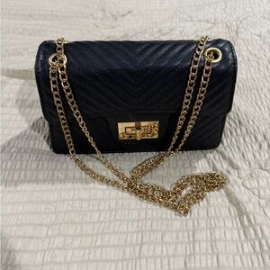 Elegant Black Quilted Chain Bag